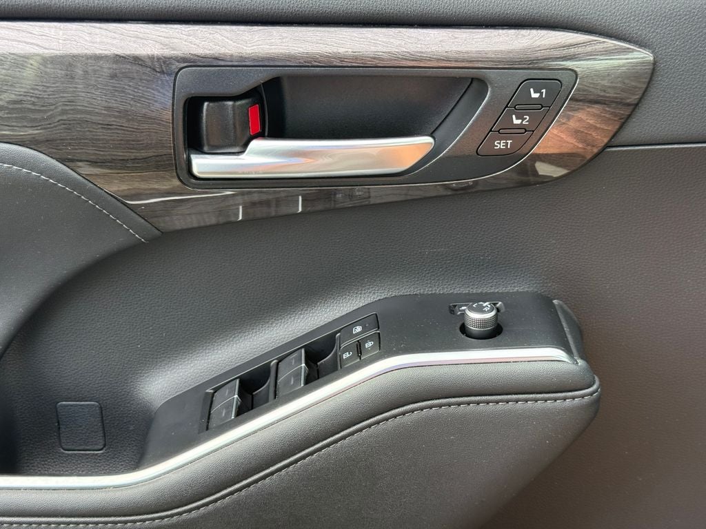 2023 Toyota Highlander Platinum Blue Certified AWD Near Milwaukee WI