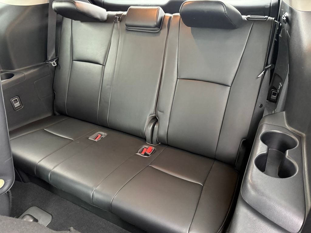 2021 Toyota Highlander Hybrid Limited Blue Certified AWD Near Milwaukee WI