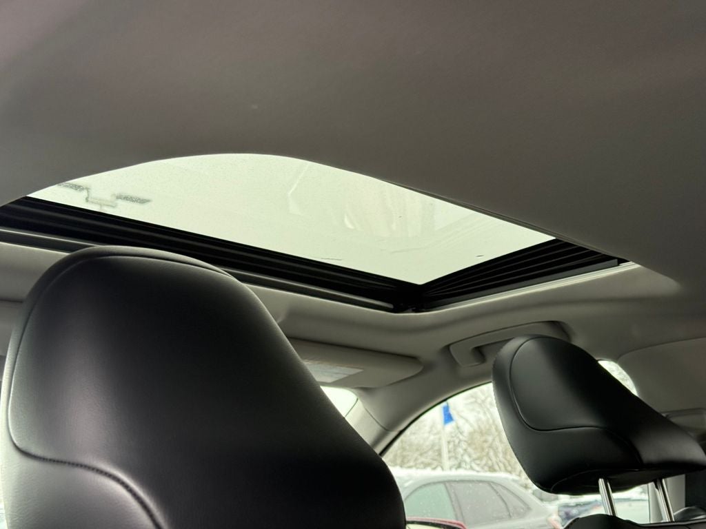 2021 Toyota Highlander Hybrid Limited Blue Certified AWD Near Milwaukee WI