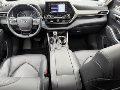 2021 Toyota Highlander Hybrid Limited Blue Certified AWD Near Milwaukee WI