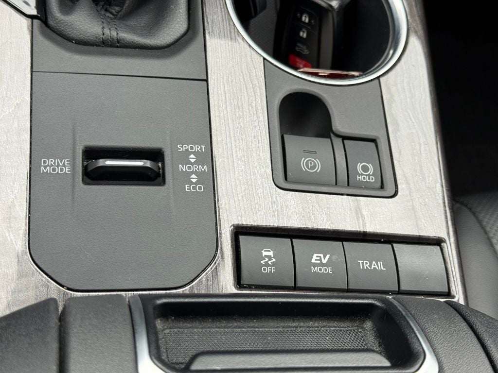 2021 Toyota Highlander Hybrid Limited Blue Certified AWD Near Milwaukee WI