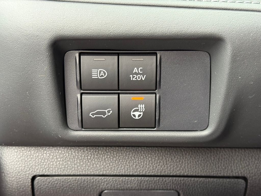 2021 Toyota Highlander Hybrid Limited Blue Certified AWD Near Milwaukee WI