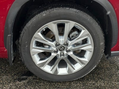 2021 Toyota Highlander Hybrid Limited Blue Certified AWD Near Milwaukee WI