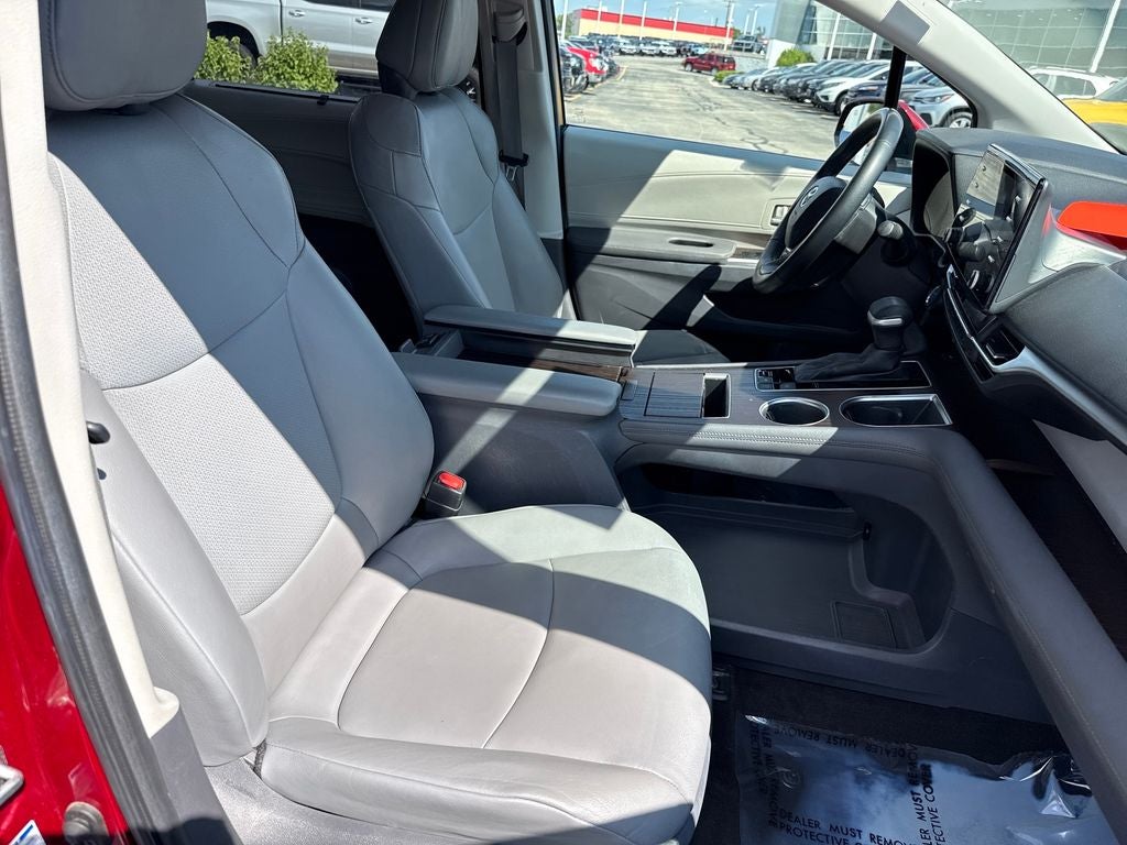2021 Toyota Sienna XLE 7 Passenger