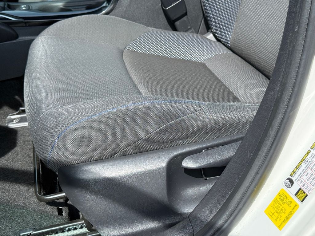 2022 Toyota Corolla SE Blue Certified Near Milwaukee WI