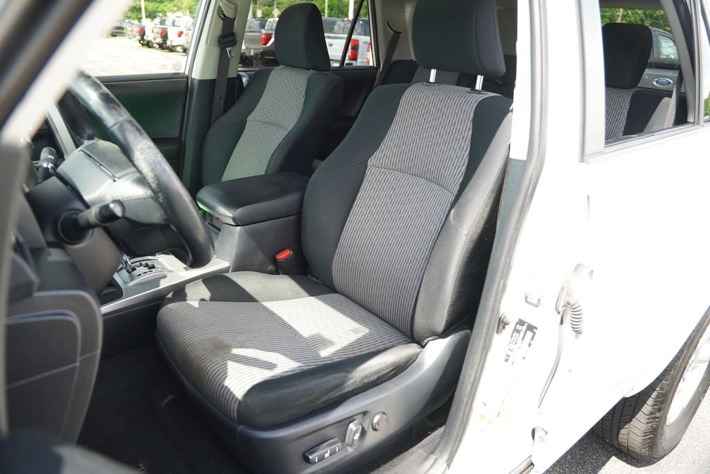 2016 Toyota 4Runner SR5 4WD Near Milwaukee WI