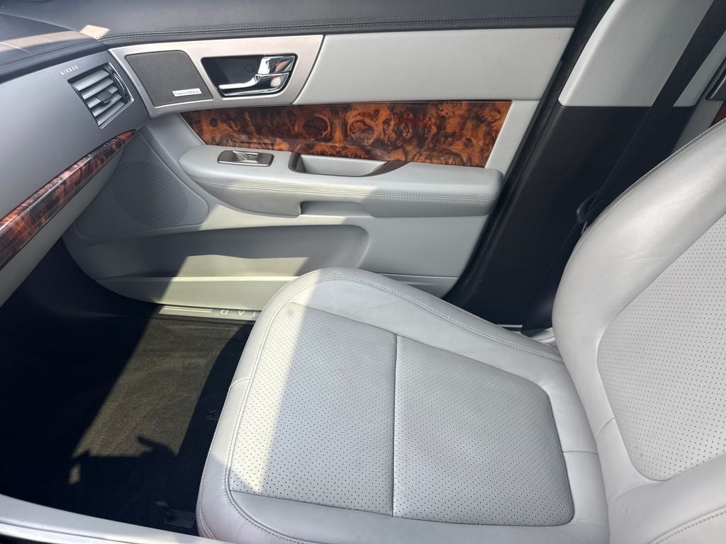 2010 Jaguar XF Premium