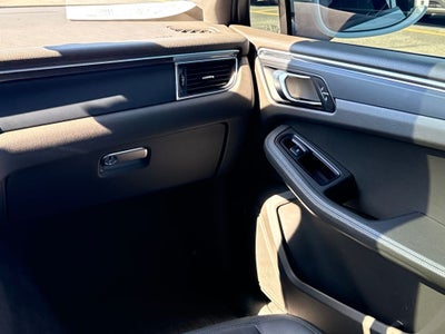 2018 Porsche Macan Base AWD Near Milwaukee WI