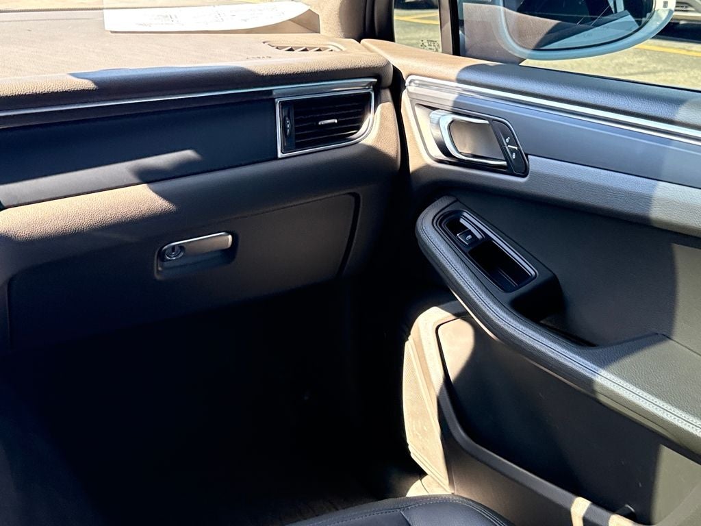 2018 Porsche Macan Base AWD Near Milwaukee WI