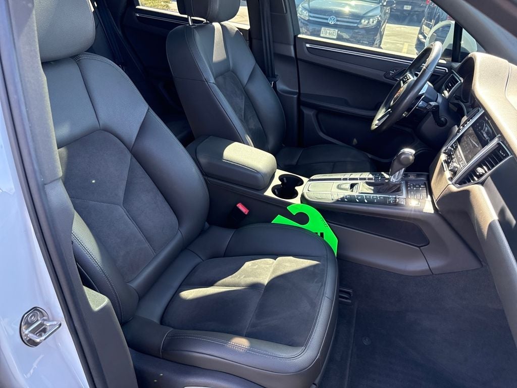 2018 Porsche Macan Base AWD Near Milwaukee WI