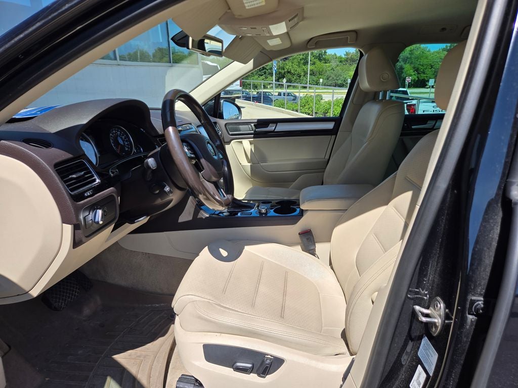 2014 Volkswagen Touareg 3.6L Sport