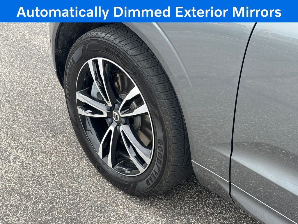 2019 Volvo XC60 T6 Momentum Blue Certified AWD Near Milwaukee WI