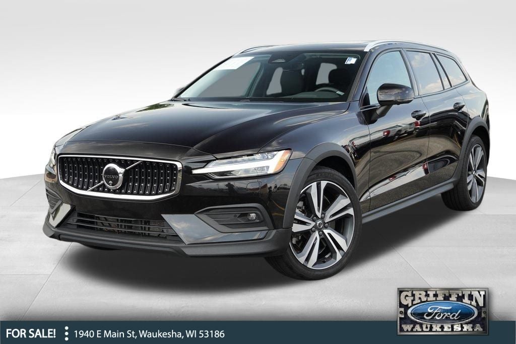 2024 Volvo V60 Cross Country B5 Plus AWD Near Milwaukee WI