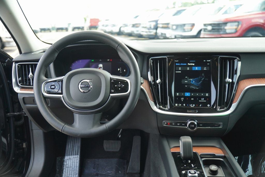 2024 Volvo V60 Cross Country B5 Plus AWD Near Milwaukee WI