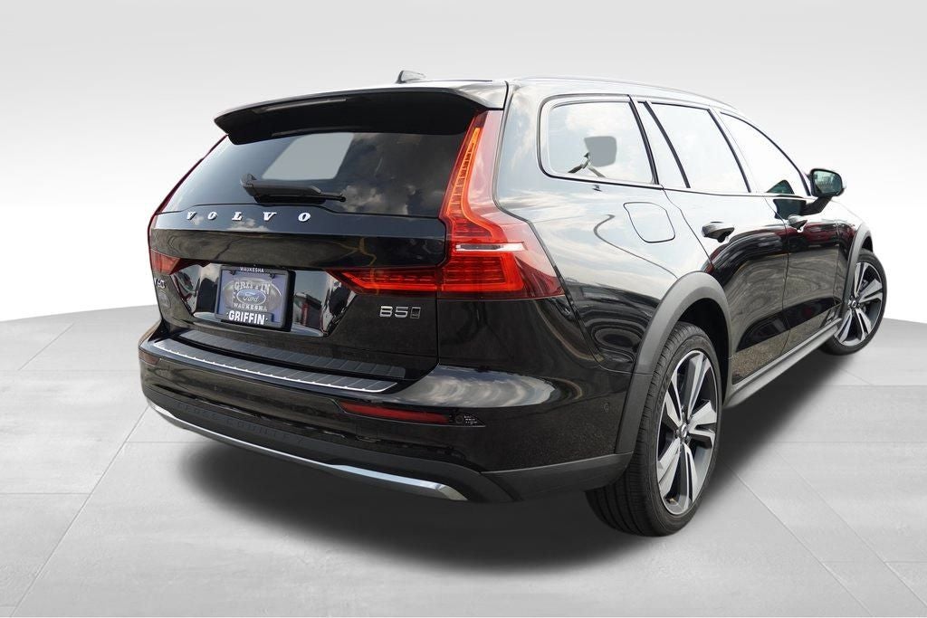 2024 Volvo V60 Cross Country B5 Plus AWD Near Milwaukee WI