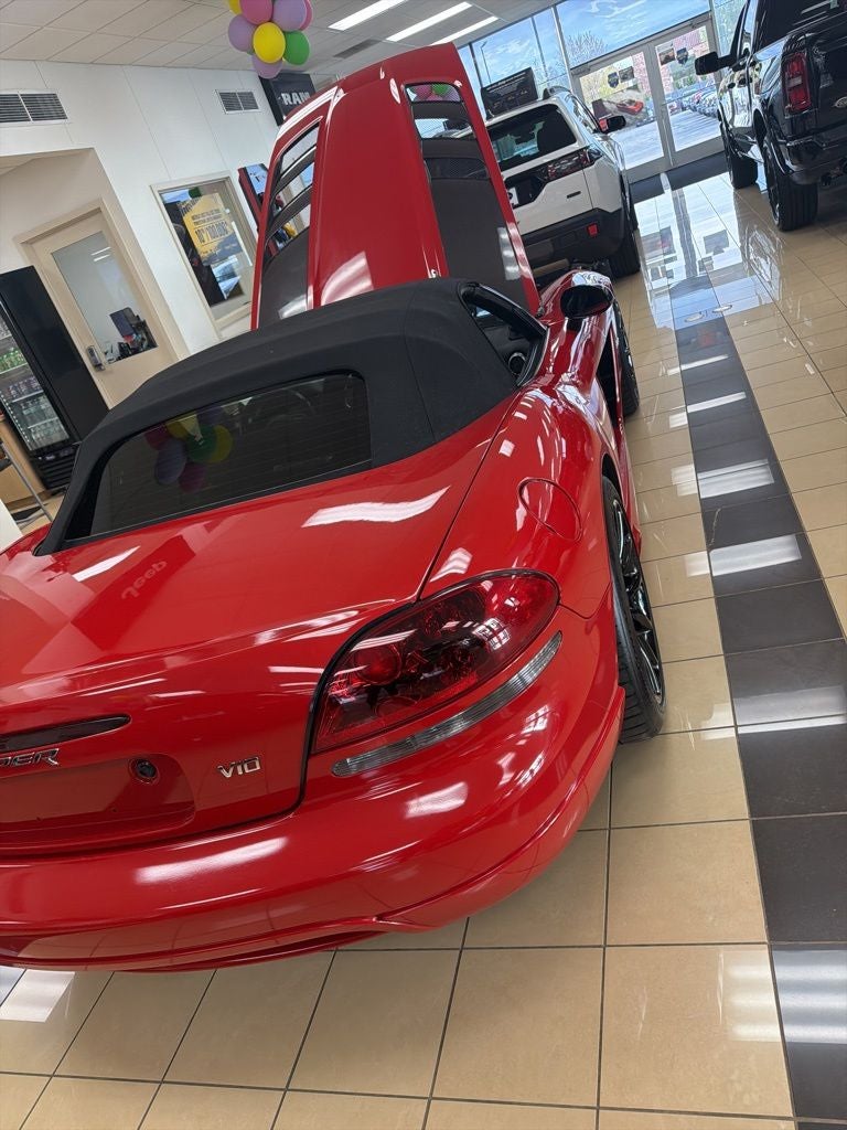 2004 Dodge Viper SRT10