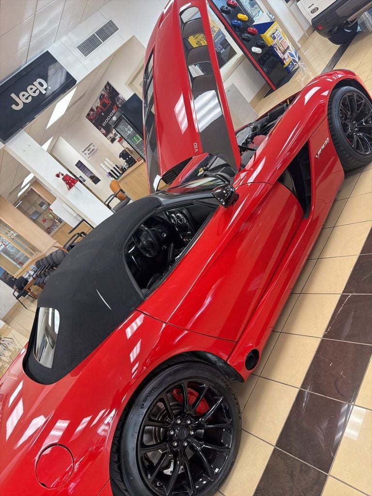 2004 Dodge Viper SRT10