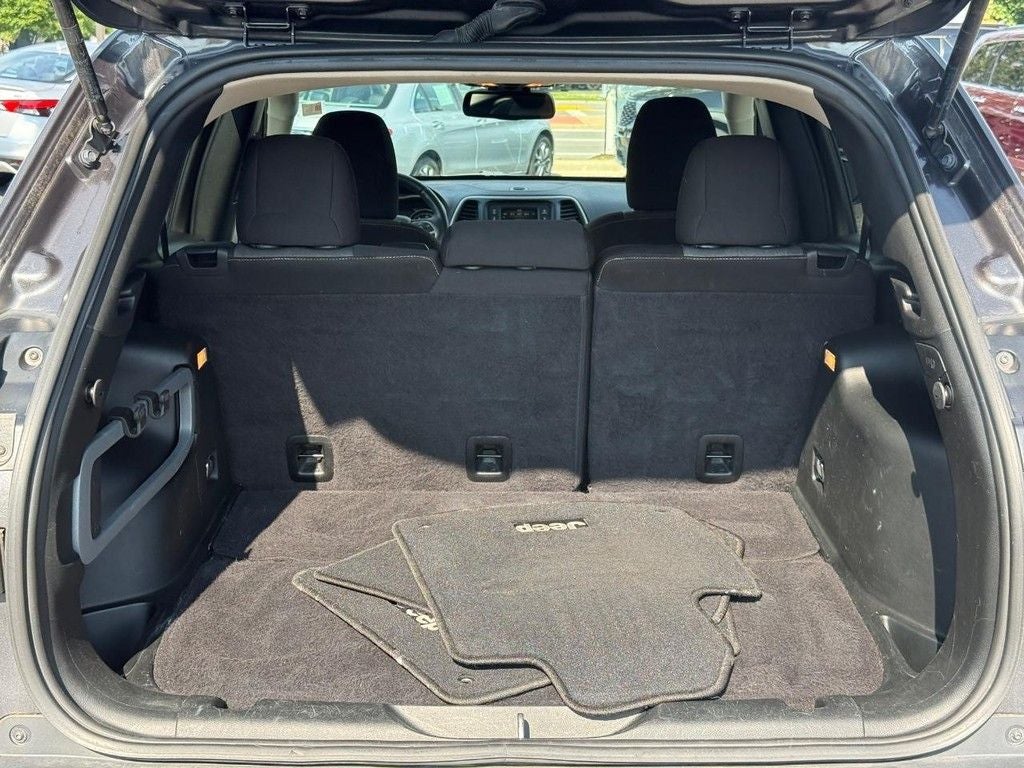 2017 Jeep Cherokee Sport