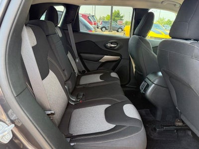 2017 Jeep Cherokee Sport