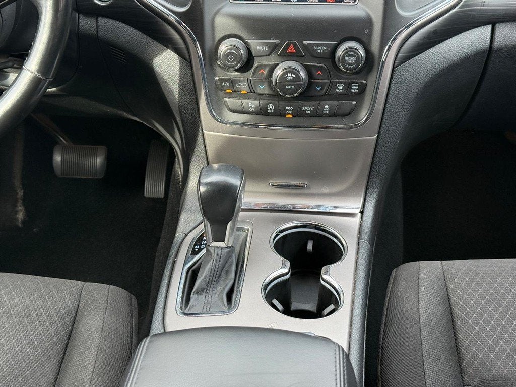 2021 Jeep Grand Cherokee Laredo E NEAR MILWAUKEE WI