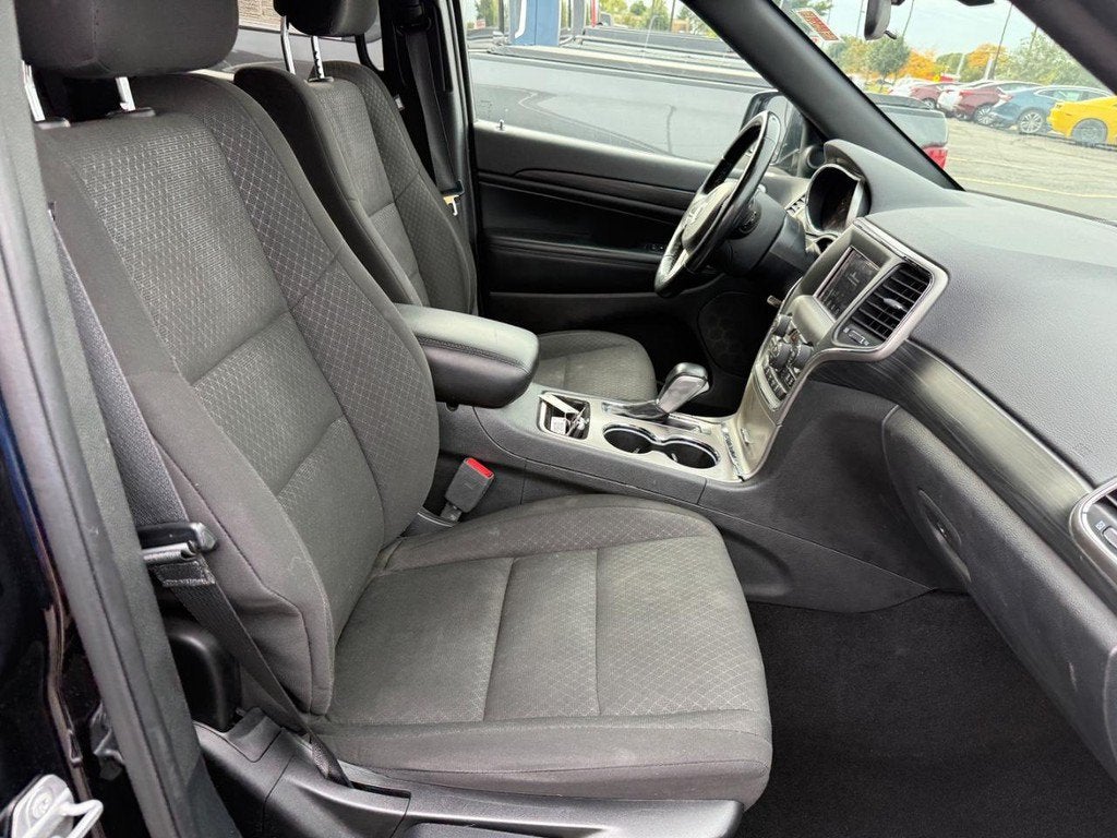 2021 Jeep Grand Cherokee Laredo E NEAR MILWAUKEE WI
