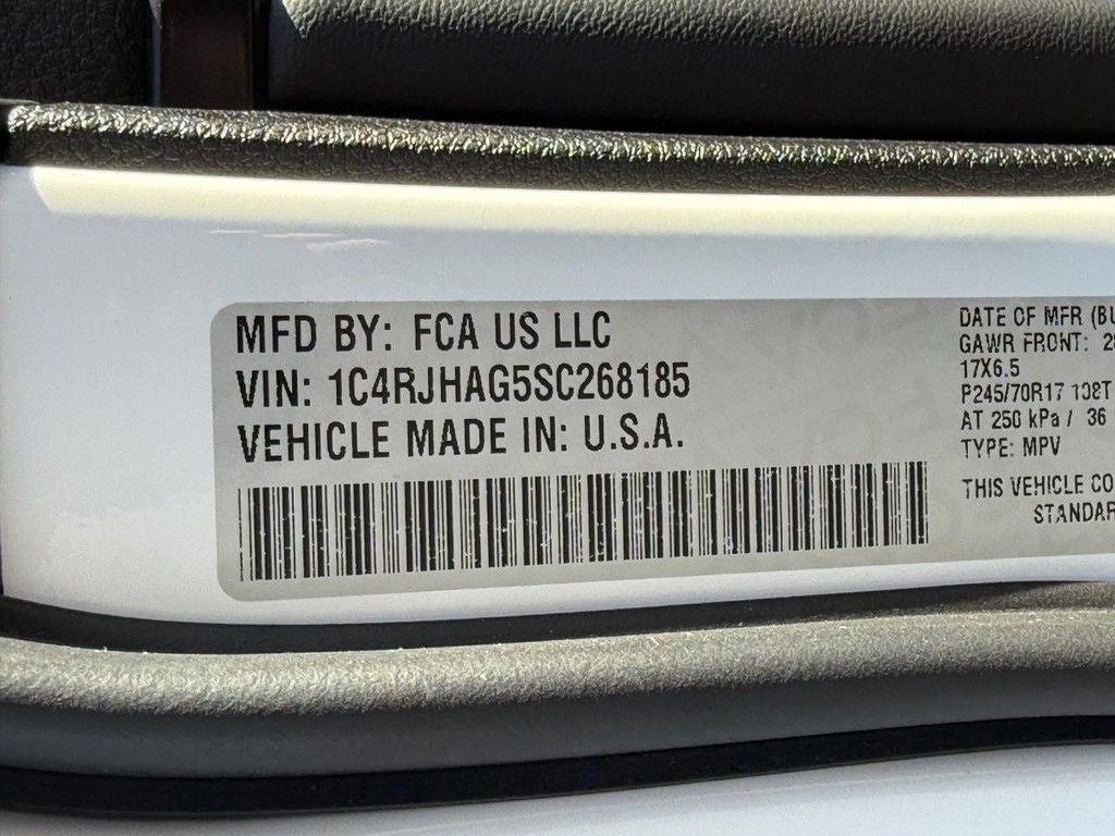 2025 Jeep Grand Cherokee Laredo