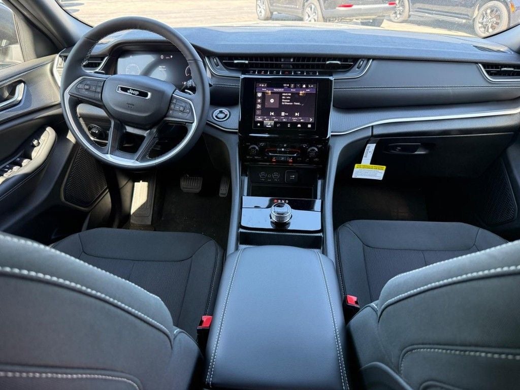2026 Jeep Grand Cherokee Laredo
