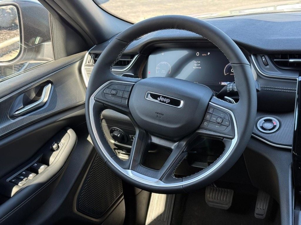2026 Jeep Grand Cherokee Laredo