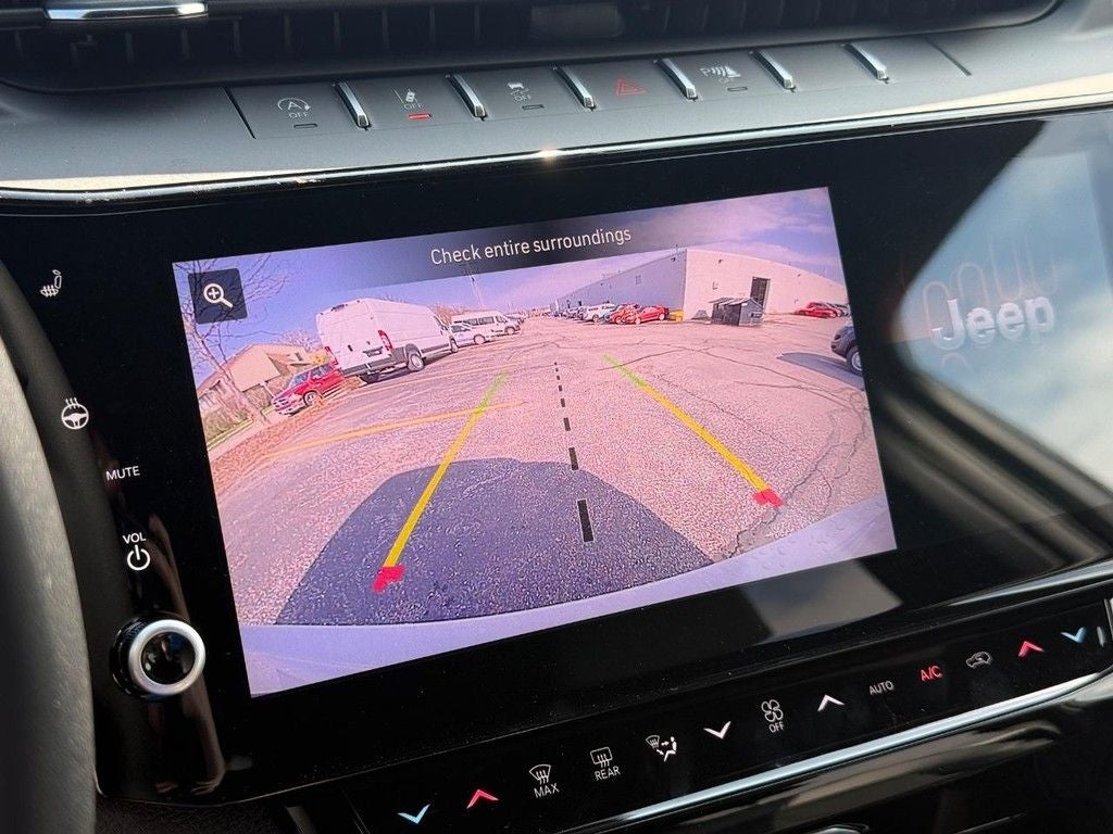 2026 Jeep Grand Cherokee Laredo