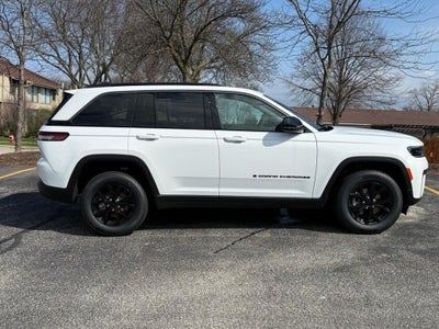 2026 Jeep Grand Cherokee Laredo