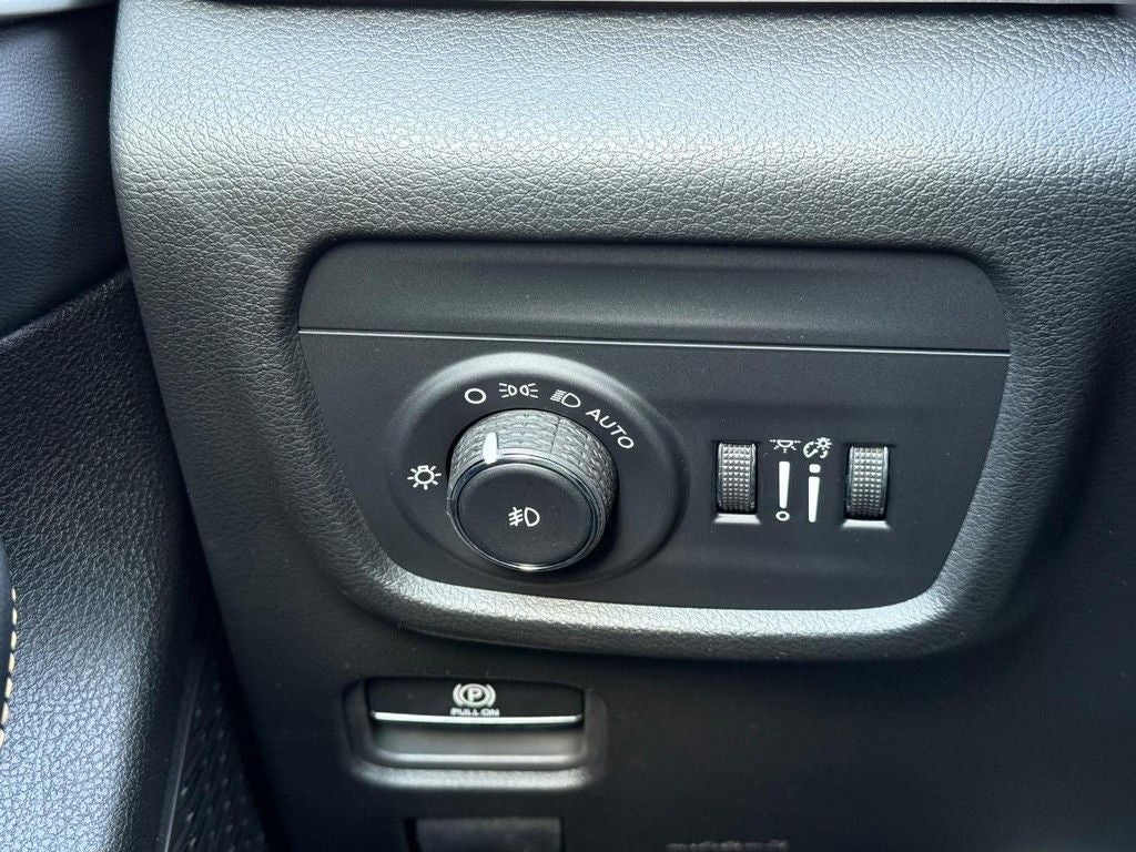 2026 Jeep Grand Cherokee Base