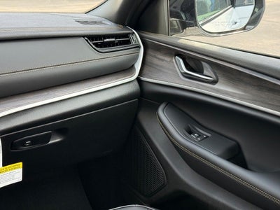 2026 Jeep Grand Cherokee Base