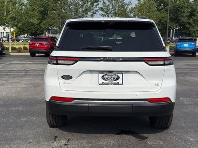 2026 Jeep Grand Cherokee Base