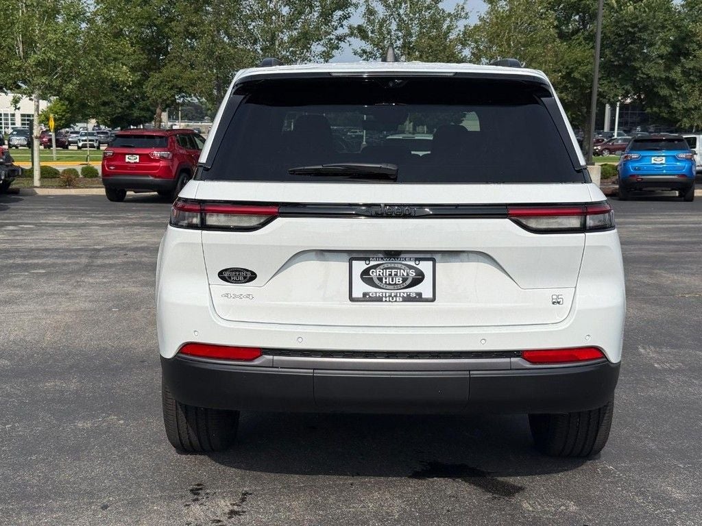 2026 Jeep Grand Cherokee Base