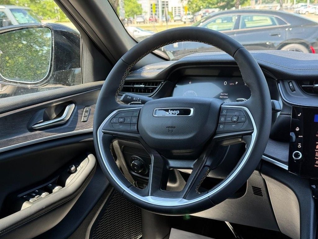2026 Jeep Grand Cherokee Base