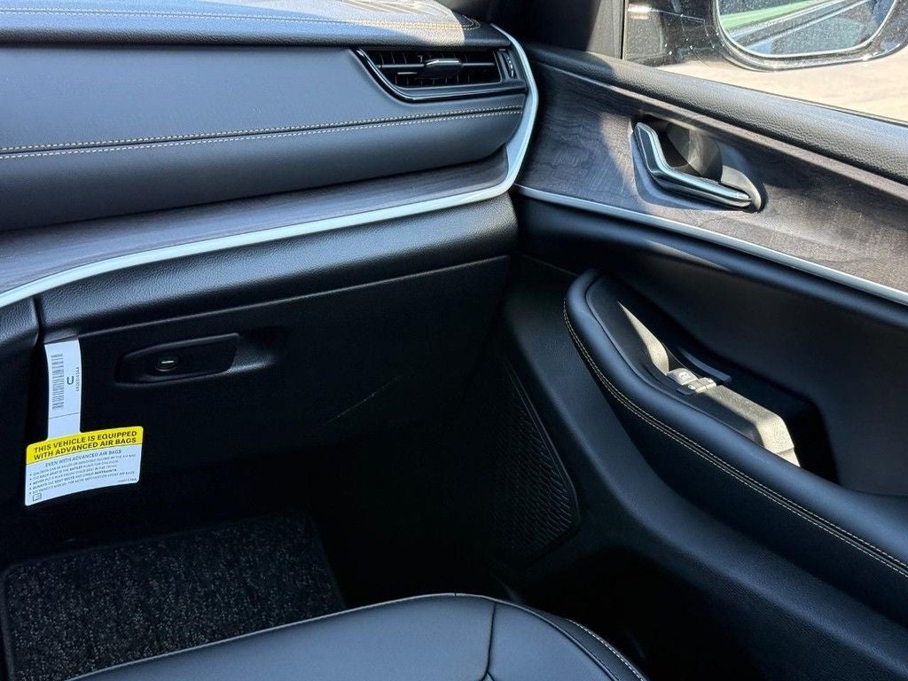 2026 Jeep Grand Cherokee Base