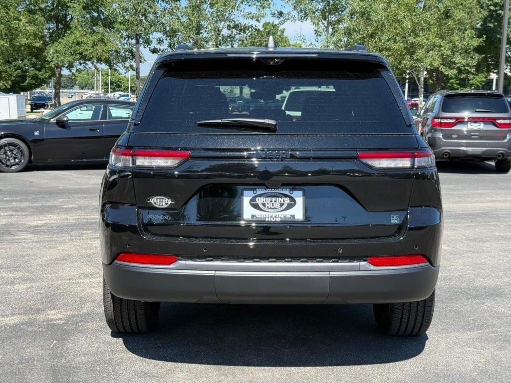 2026 Jeep Grand Cherokee Base