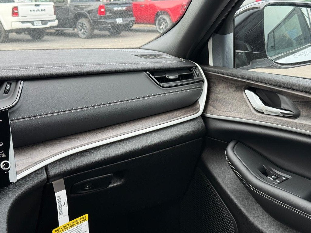 2027 Jeep Grand Cherokee Limited