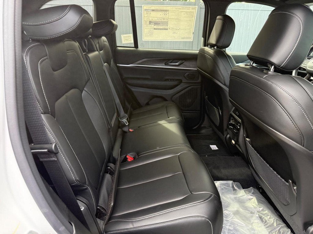 2027 Jeep Grand Cherokee Limited