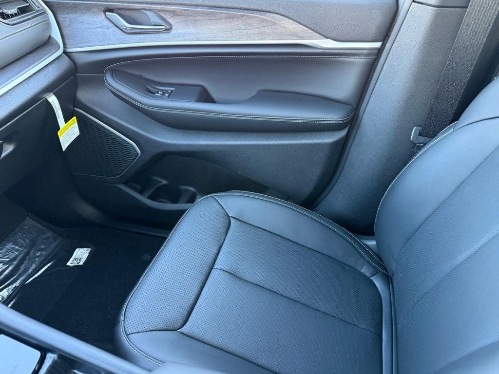 2027 Jeep Grand Cherokee Limited Reserve
