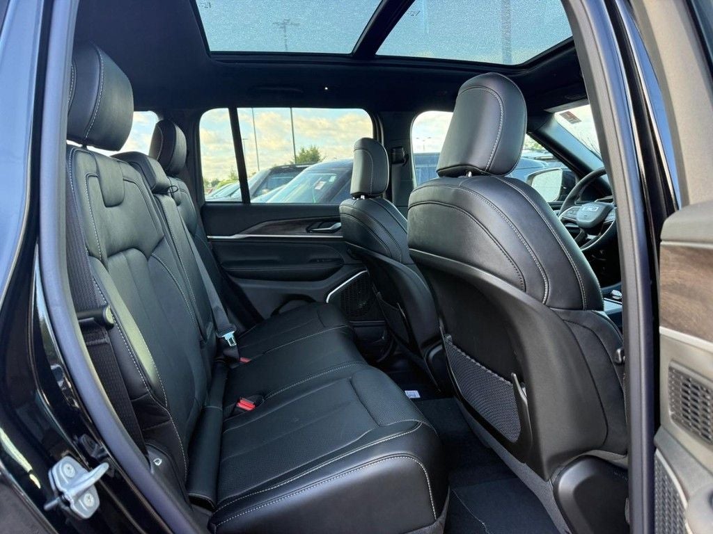 2027 Jeep Grand Cherokee Limited Reserve