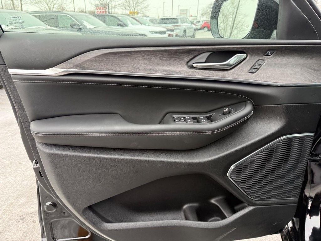 2025 Jeep Grand Cherokee Overland