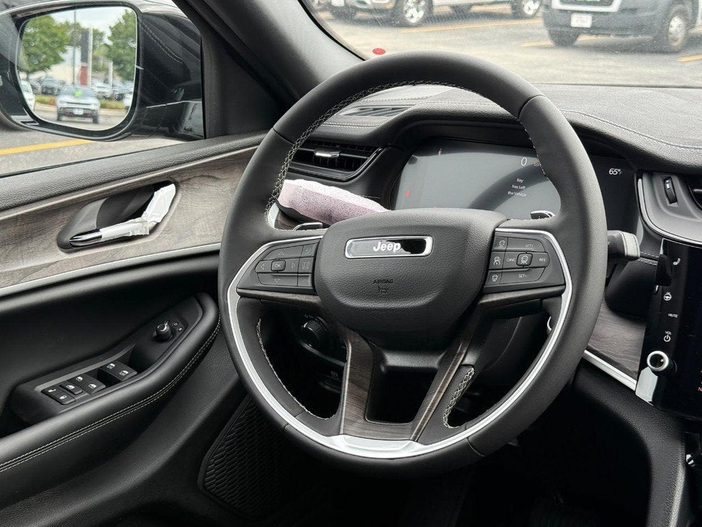 2027 Jeep Grand Cherokee L Laredo Altitude