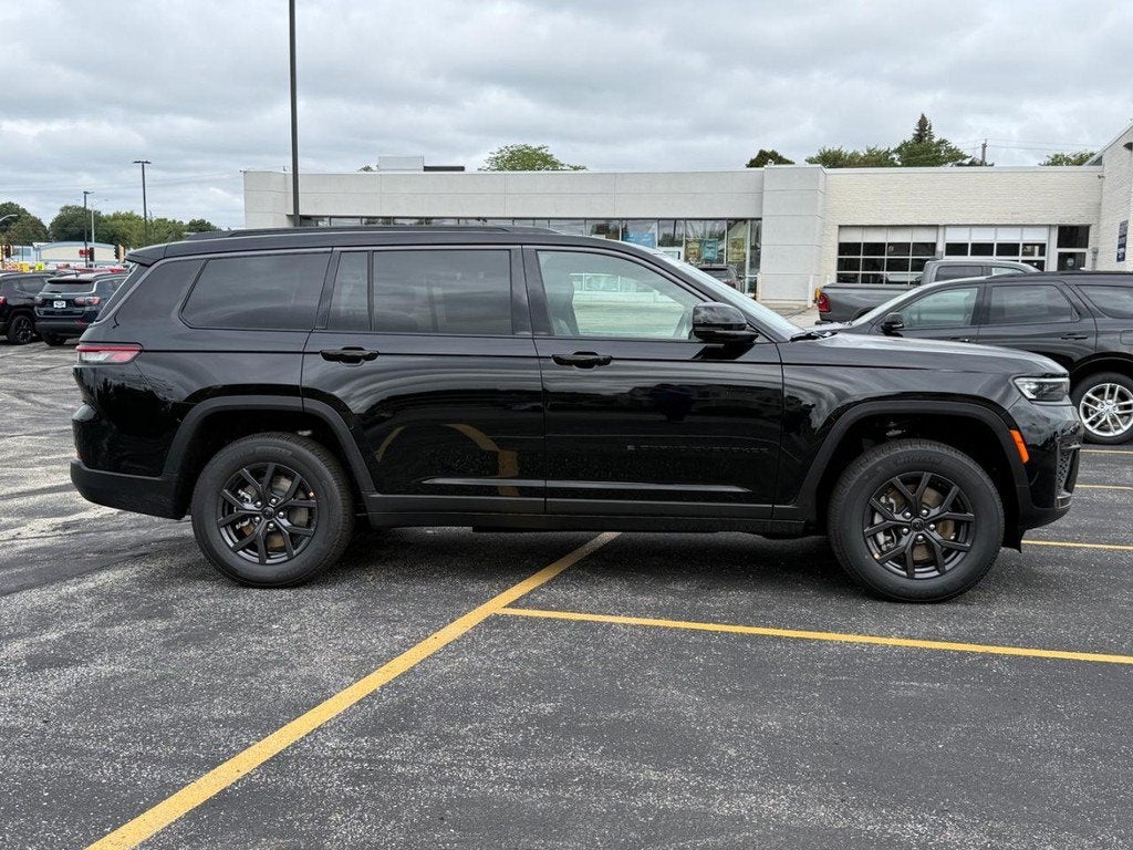 2027 Jeep Grand Cherokee L Laredo Altitude