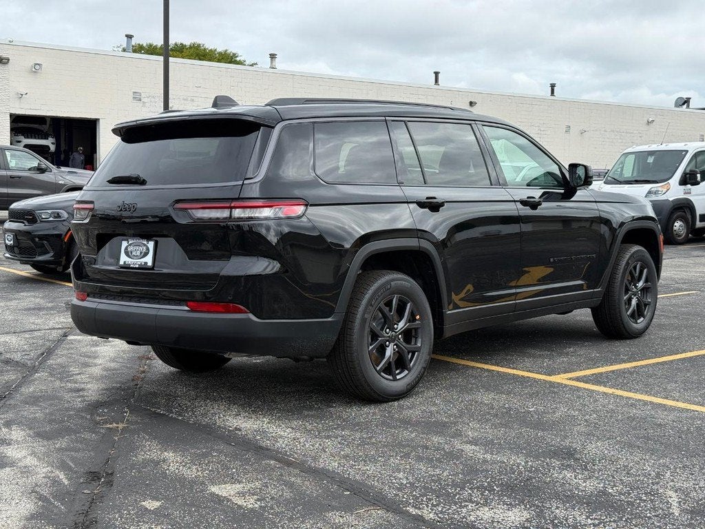 2027 Jeep Grand Cherokee L Laredo Altitude