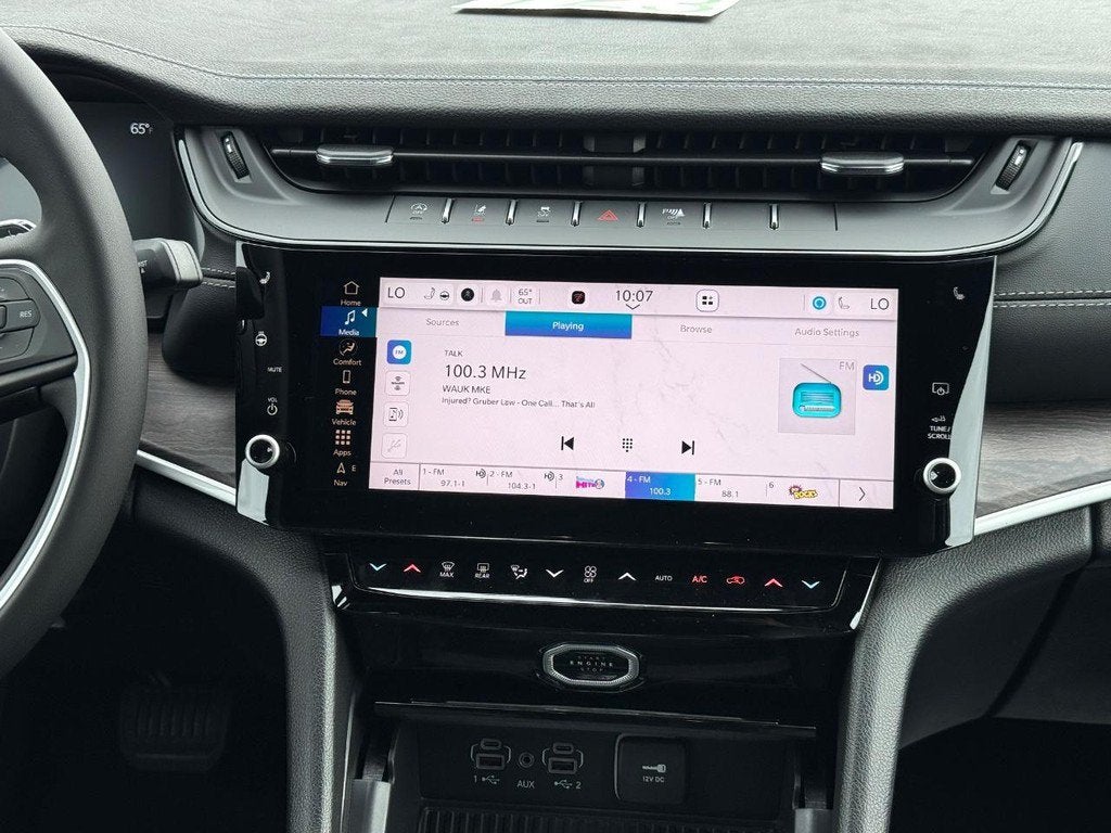 2027 Jeep Grand Cherokee L Laredo Altitude