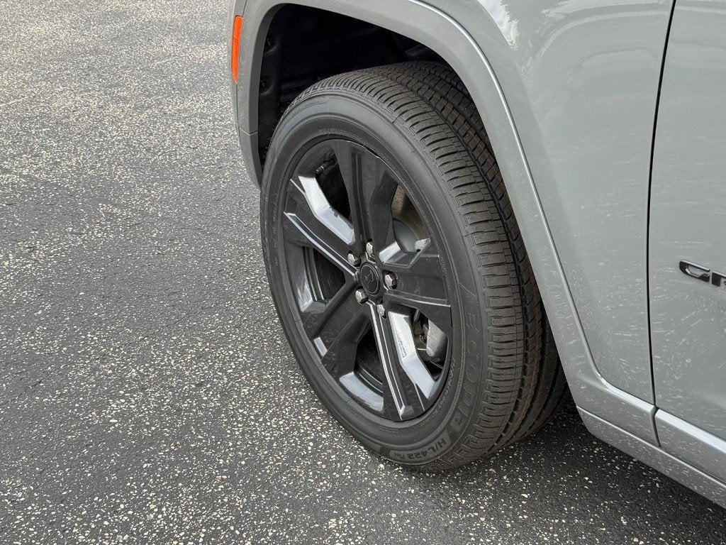 2027 Jeep Grand Cherokee L Limited Reserve
