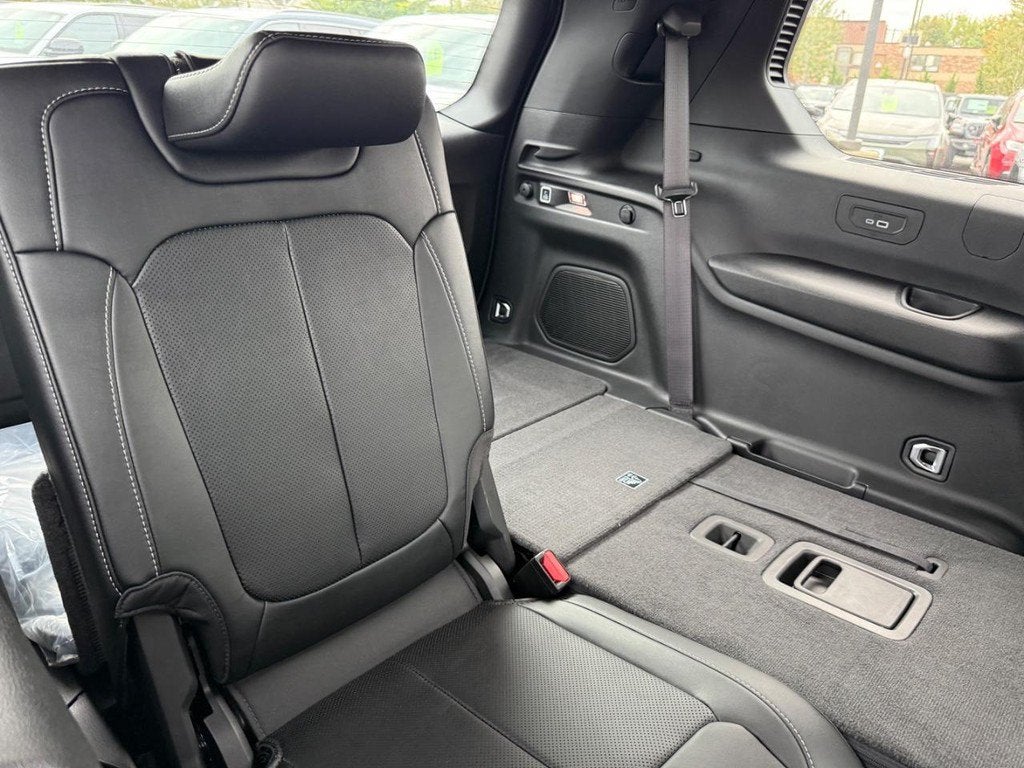 2027 Jeep Grand Cherokee L Limited Reserve