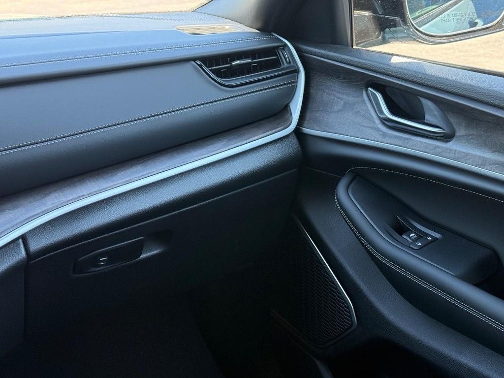 2026 Jeep Grand Cherokee L Limited Reserve