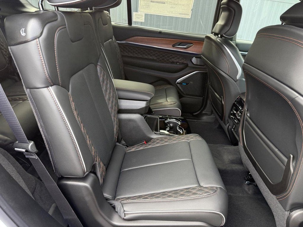 2027 Jeep Grand Cherokee L Summit